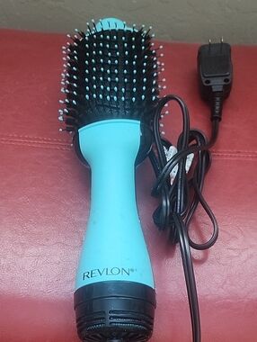 Revlon Turquoise Hot Air Styling Brush